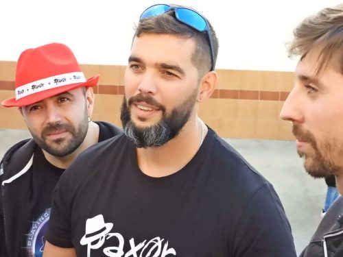 52527547037 39dc8b396d c