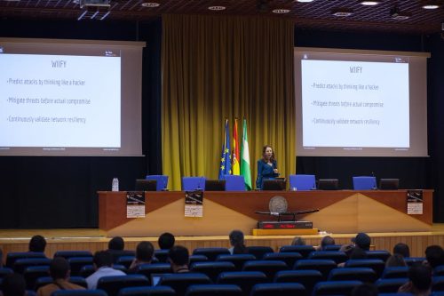 mg 1916 44415430740 l