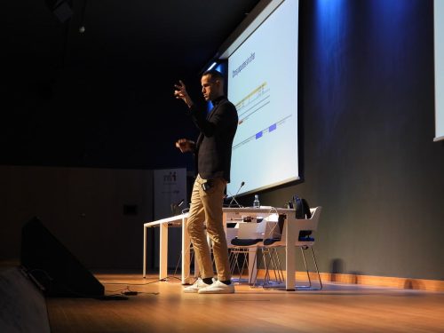 dscn0382 49163086776 l